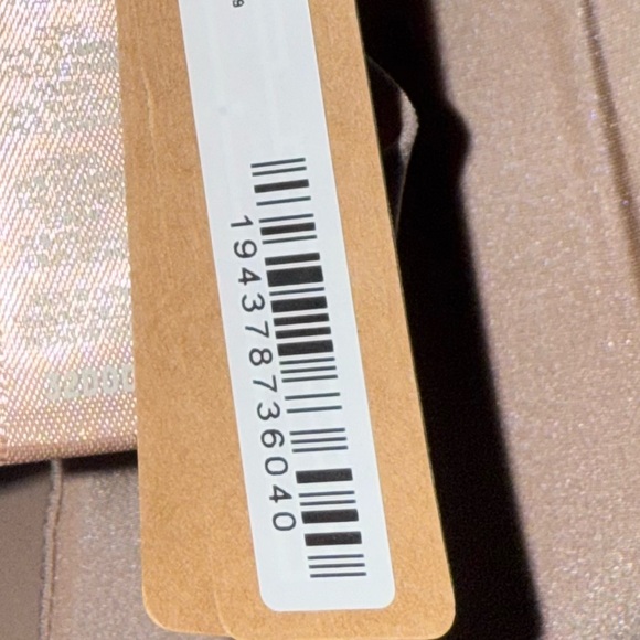 SKIMS wireless form lightly lined bra - Picture 4 of 5